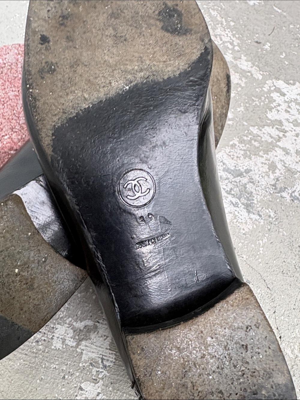 Vintage Chanel glossy leather loafers - Picture 11 of 11